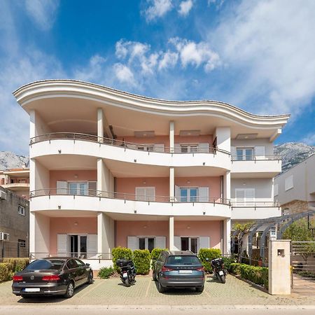 Brkic Apartments With Private Parking Makarska Buitenkant foto