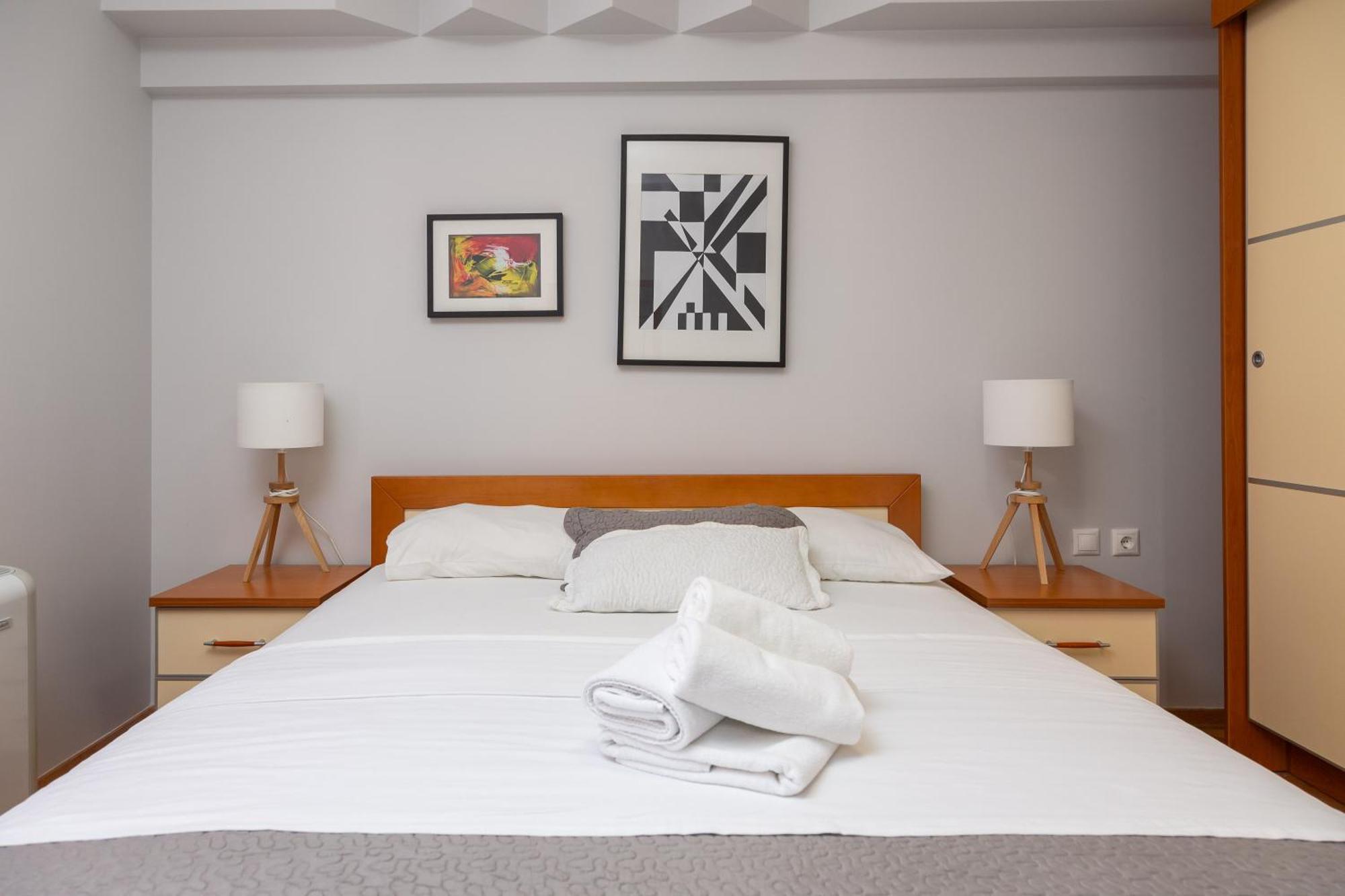 Brkic Apartments With Private Parking Makarska Buitenkant foto