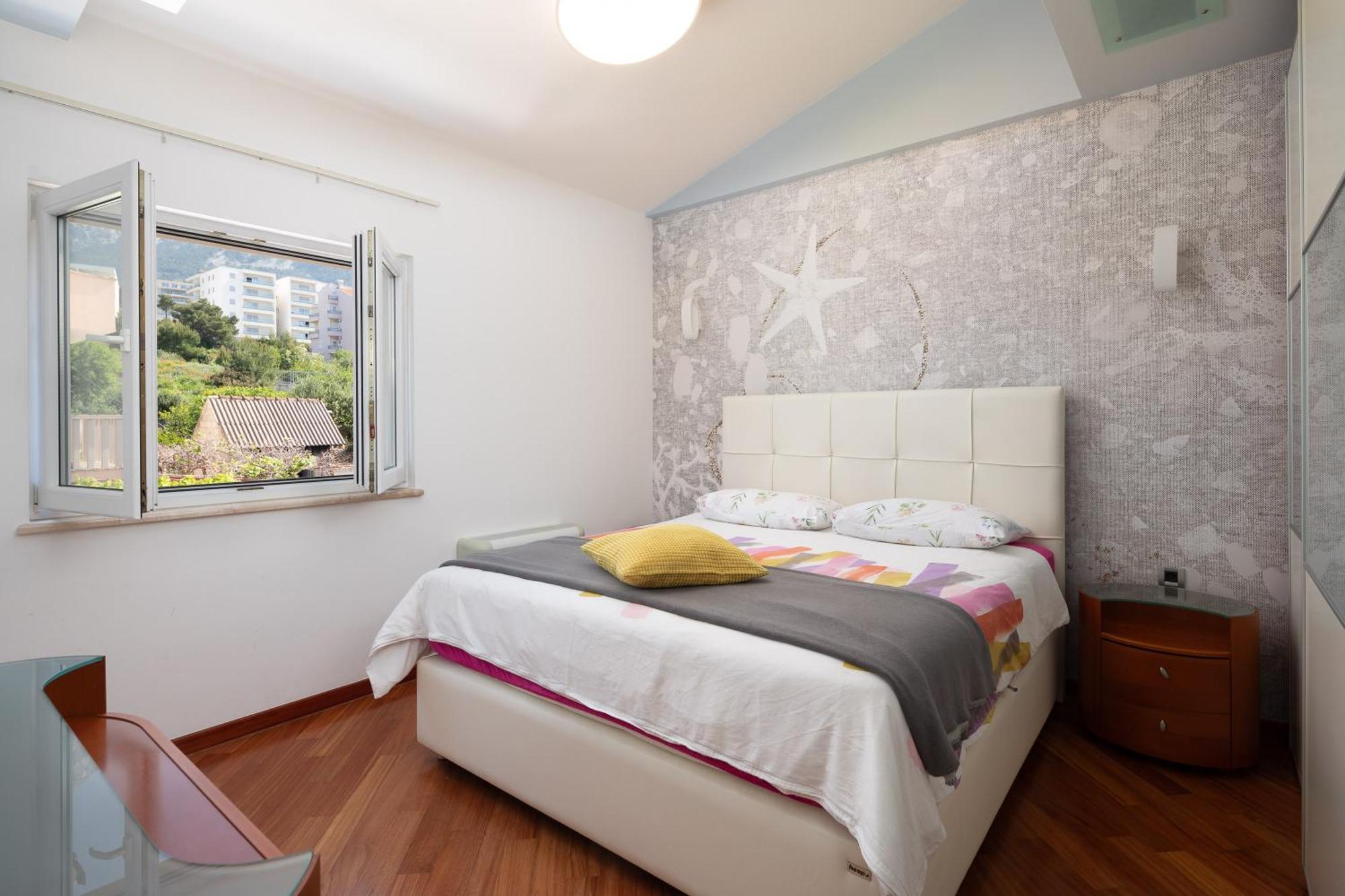 Brkic Apartments With Private Parking Makarska Buitenkant foto