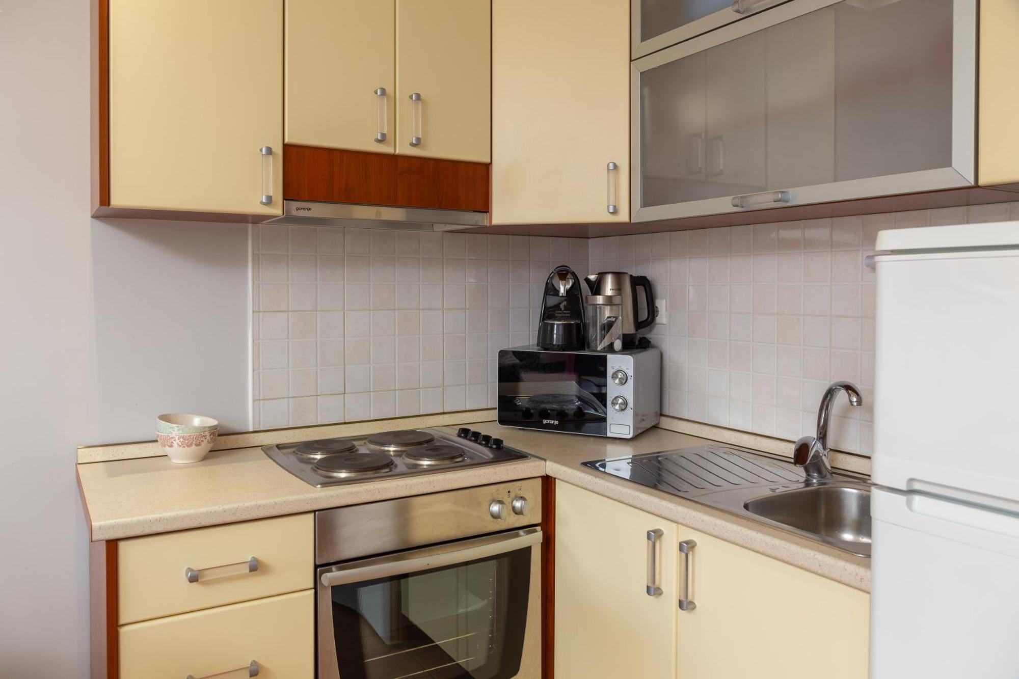 Brkic Apartments With Private Parking Makarska Kamer foto