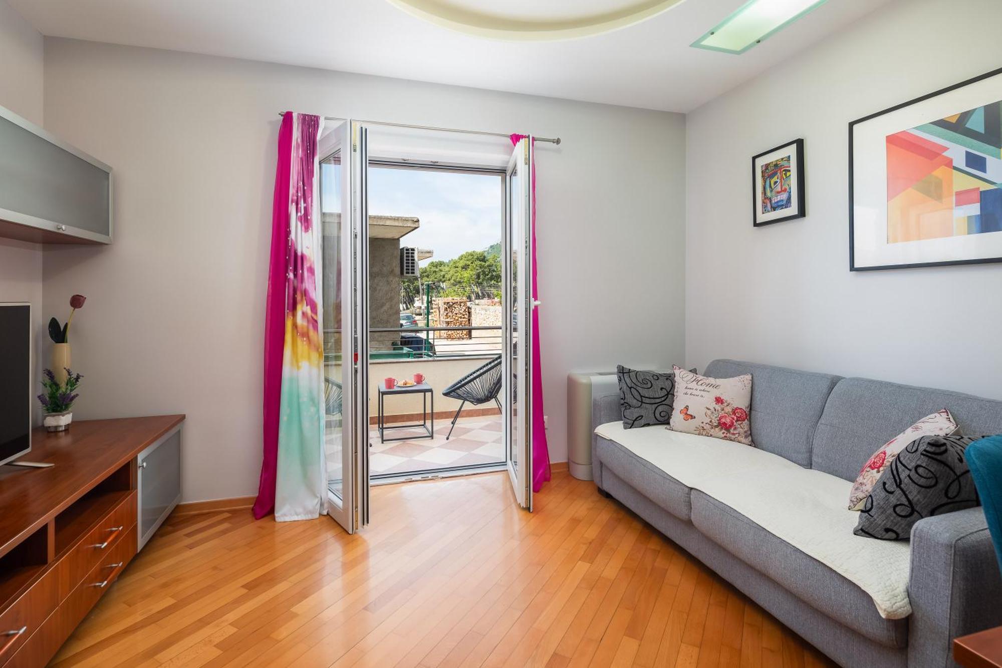 Brkic Apartments With Private Parking Makarska Kamer foto