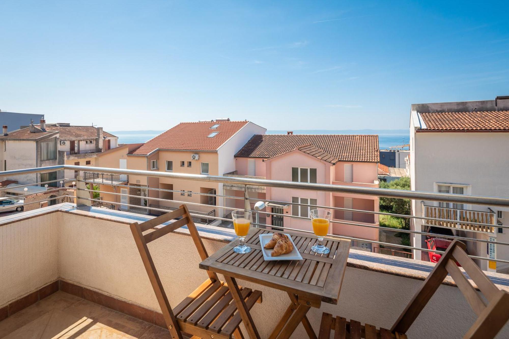 Brkic Apartments With Private Parking Makarska Kamer foto