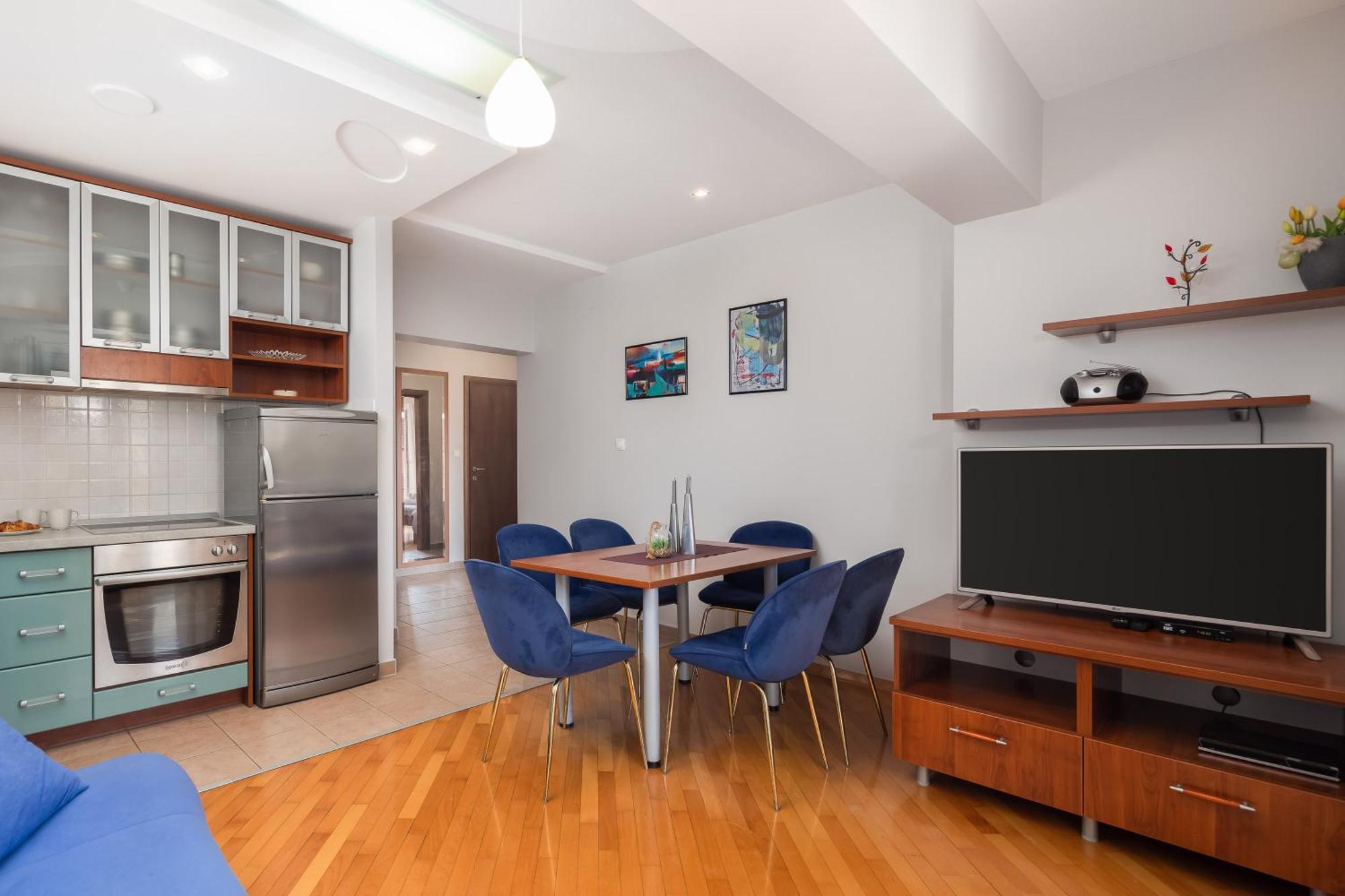 Brkic Apartments With Private Parking Makarska Kamer foto